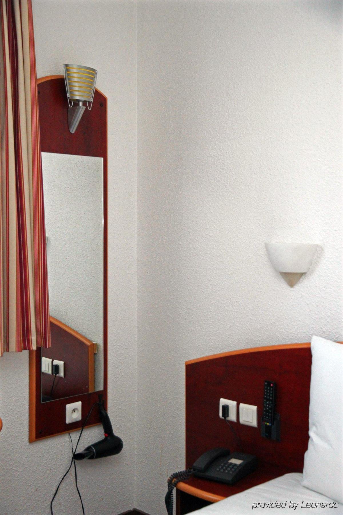Comfort Hotel Grenoble Saint Egreve Exterior photo